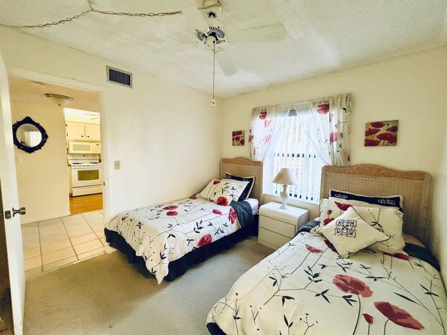 7214 Golf Colony Court 101, Lake Worth, FL 33467