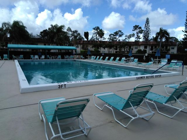 7214 Golf Colony Court 101, Lake Worth, FL 33467