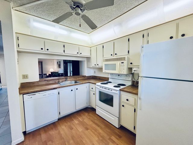 7214 Golf Colony Court 101, Lake Worth, FL 33467