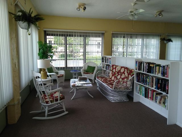 7214 Golf Colony Court 101, Lake Worth, FL 33467