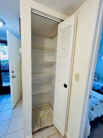 7214 Golf Colony Court 101, Lake Worth, FL 33467