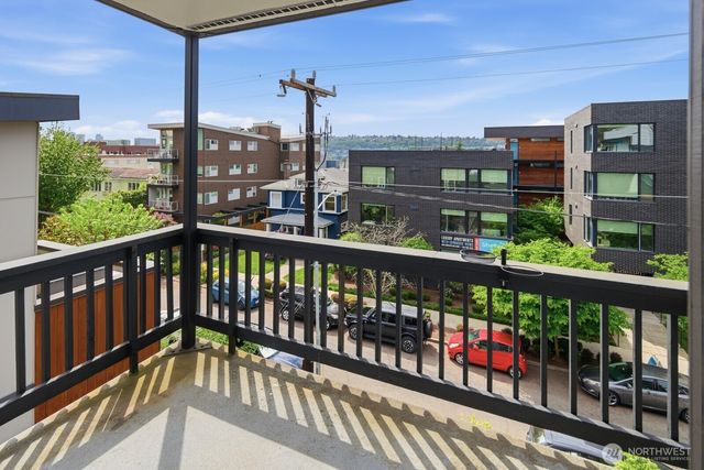 2362 Franklin Avenue E, Seattle, WA 98102