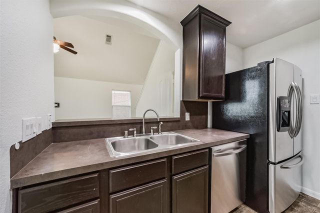 9334 Valley Tree Lane, Houston, TX 77089
