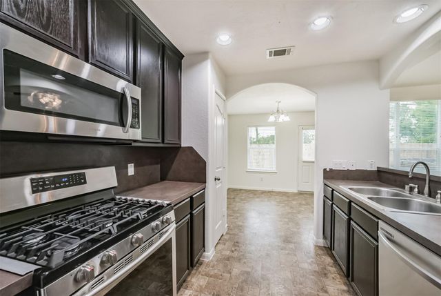 9334 Valley Tree Lane, Houston, TX 77089