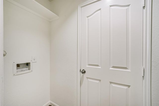 9334 Valley Tree Lane, Houston, TX 77089