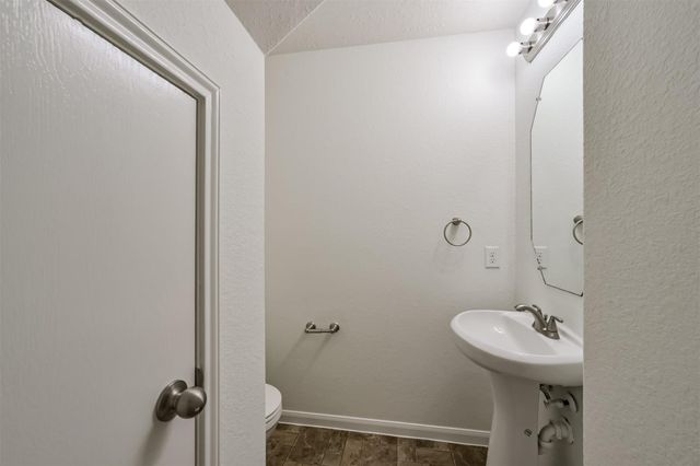 9334 Valley Tree Lane, Houston, TX 77089