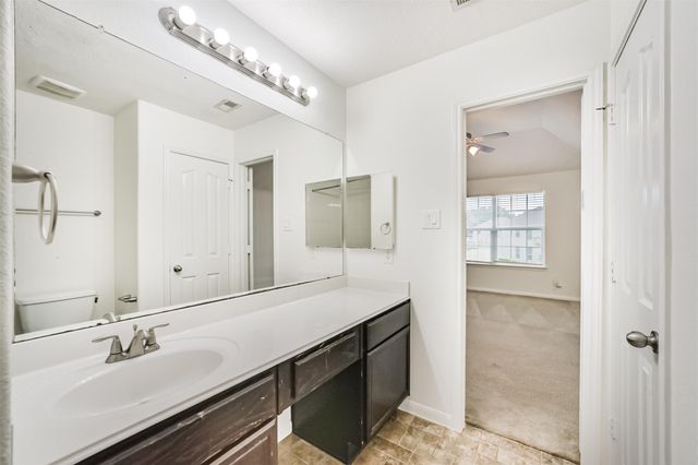 9334 Valley Tree Lane, Houston, TX 77089