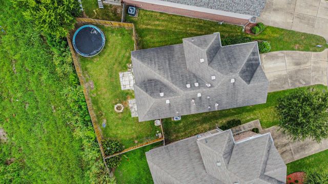9334 Valley Tree Lane, Houston, TX 77089