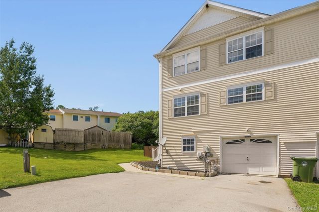 70 Peach Place, Middletown, NY 10940