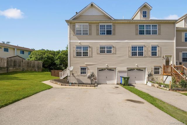 70 Peach Place, Middletown, NY 10940
