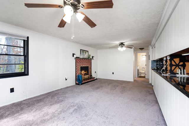 440 LAKE DR, Crimora, VA 24431