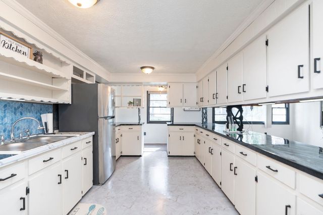 440 LAKE DR, Crimora, VA 24431