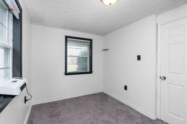 440 LAKE DR, Crimora, VA 24431