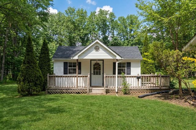 440 LAKE DR, Crimora, VA 24431