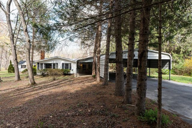 440 LAKE DR, Crimora, VA 24431