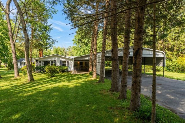 440 LAKE DR, Crimora, VA 24431