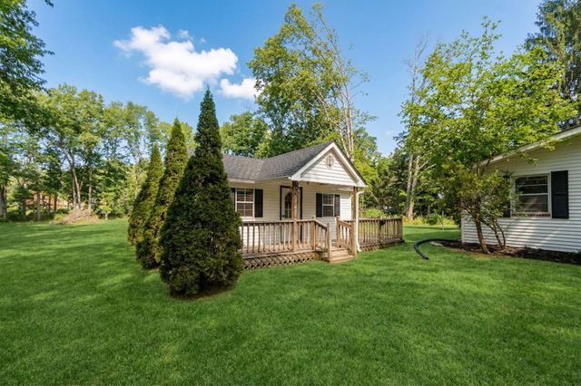 440 LAKE DR, Crimora, VA 24431