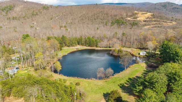 440 LAKE DR, Crimora, VA 24431