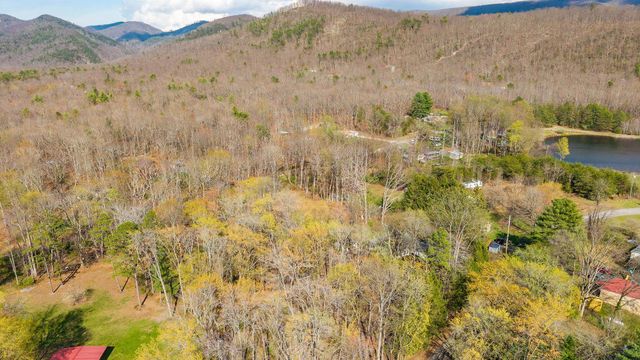 440 LAKE DR, Crimora, VA 24431