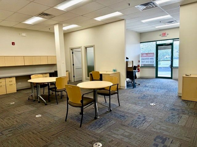 1550 Maple Avenue E, Lisle, IL 60532