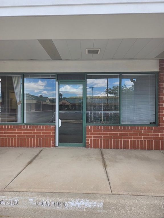 1550 Maple Avenue E, Lisle, IL 60532