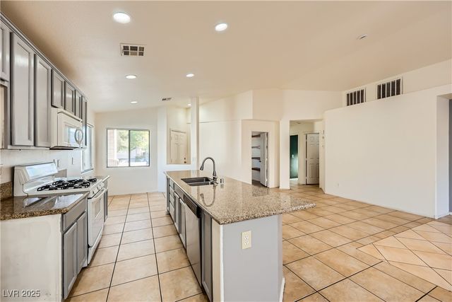 5737 Royal Sands Street, North Las Vegas, NV 89031