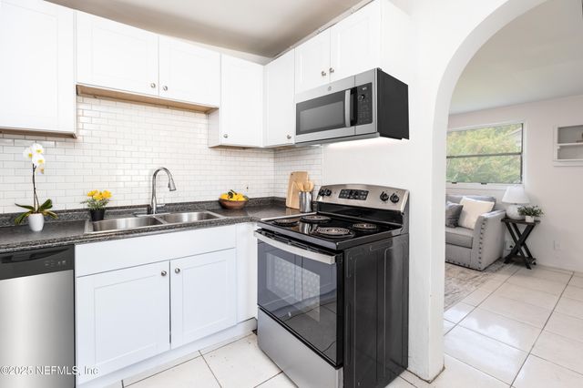 10320 DRIFTWOOD Road, Jacksonville, FL 32246