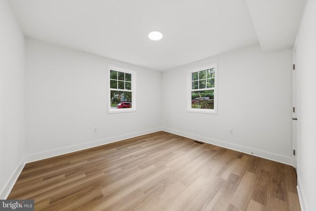 6932 CHESTNUT AVE, Falls Church, VA 22042