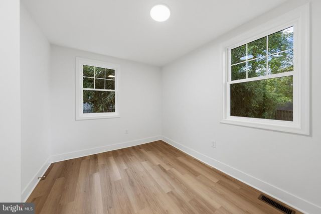 6932 CHESTNUT AVE, Falls Church, VA 22042