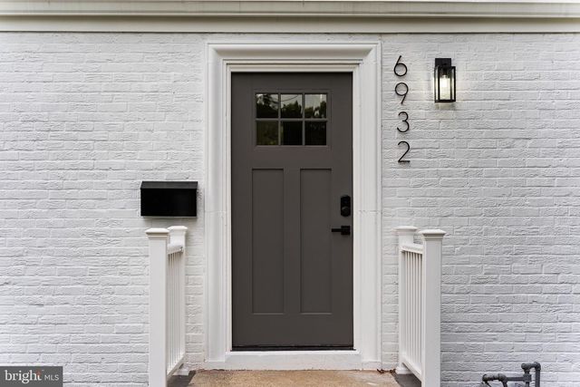 6932 CHESTNUT AVE, Falls Church, VA 22042