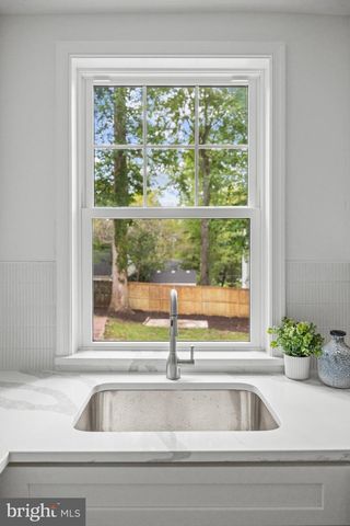 6932 CHESTNUT AVE, Falls Church, VA 22042