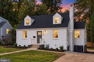 6932 CHESTNUT AVE, Falls Church, VA 22042