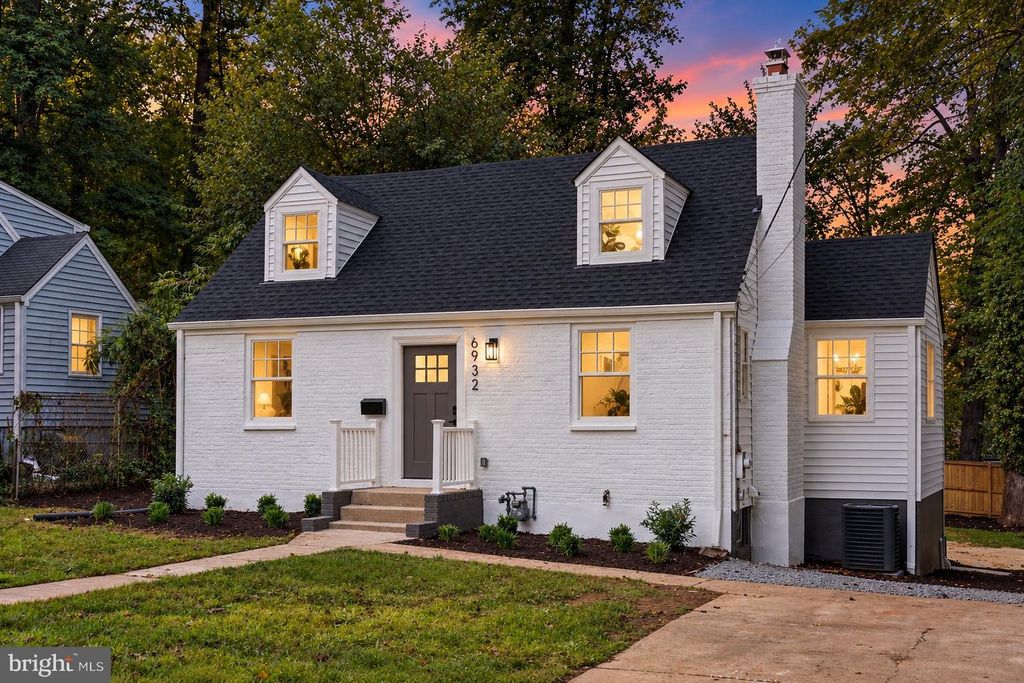 6932 CHESTNUT AVE, Falls Church, VA 22042
