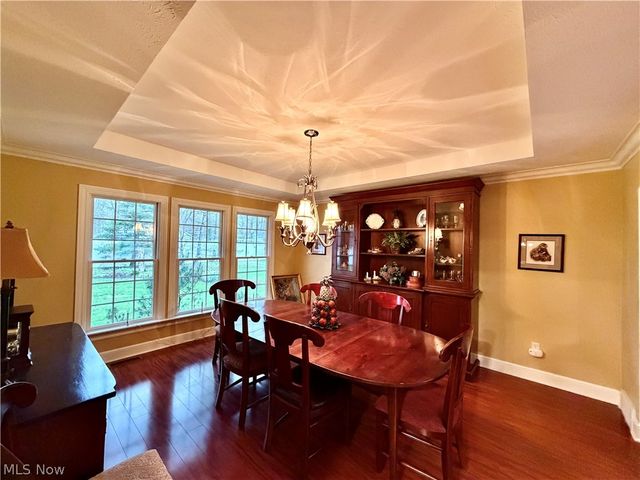 243 Greenbriar Drive, Cortland, OH 44410