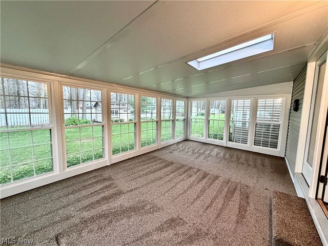 243 Greenbriar Drive, Cortland, OH 44410
