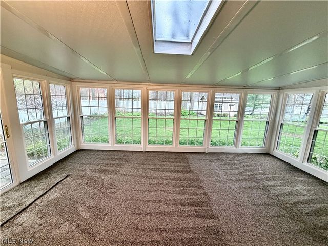 243 Greenbriar Drive, Cortland, OH 44410
