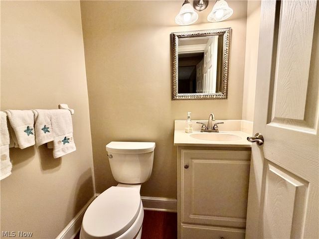 243 Greenbriar Drive, Cortland, OH 44410