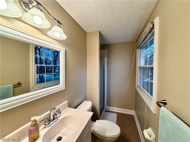 243 Greenbriar Drive, Cortland, OH 44410