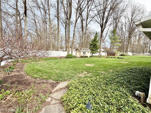 243 Greenbriar Drive, Cortland, OH 44410