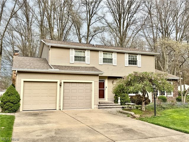243 Greenbriar Drive, Cortland, OH 44410