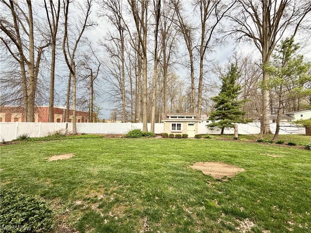 243 Greenbriar Drive, Cortland, OH 44410
