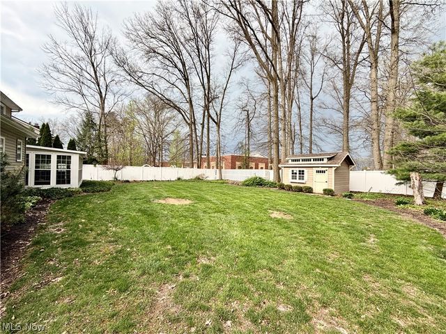 243 Greenbriar Drive, Cortland, OH 44410