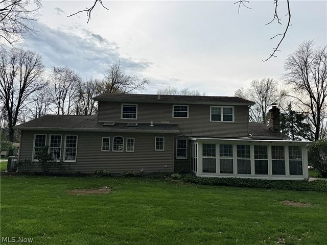 243 Greenbriar Drive, Cortland, OH 44410