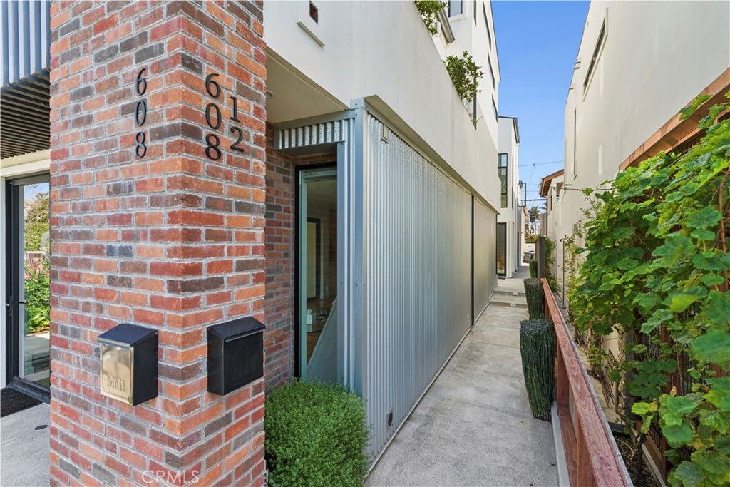 608 1/2 Orchid, Corona Del Mar, CA 92625 — photo 2