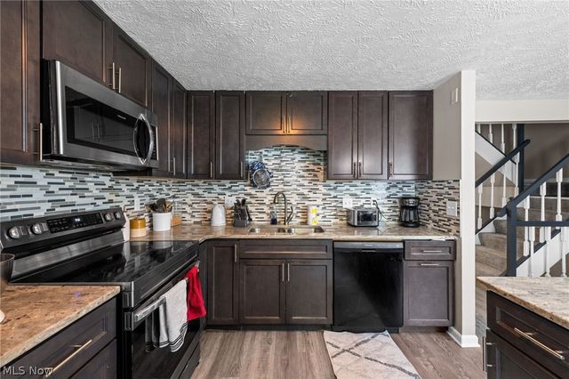 7390 Willow Run Drive, Mentor, OH 44060