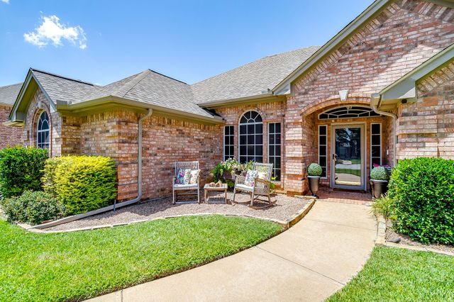 7732 Bridlewood Court, North Richland Hills, TX 76182