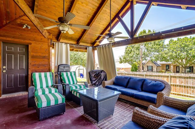 7732 Bridlewood Court, North Richland Hills, TX 76182