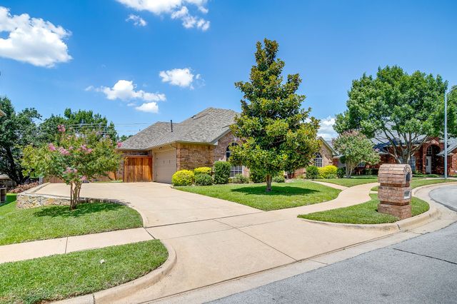 7732 Bridlewood Court, North Richland Hills, TX 76182