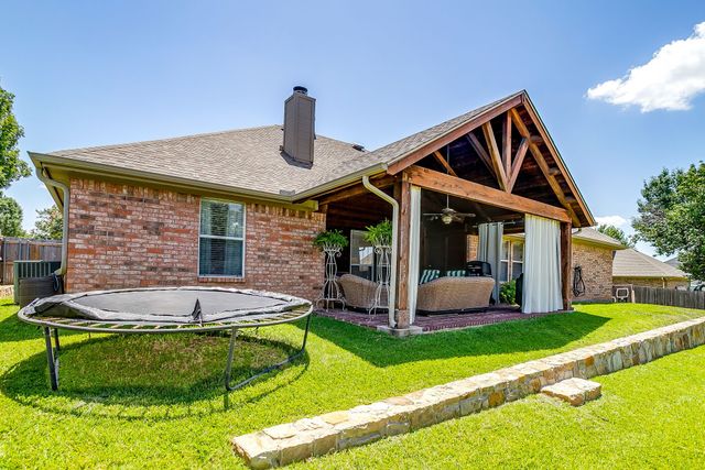 7732 Bridlewood Court, North Richland Hills, TX 76182