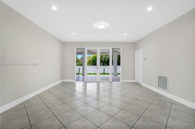 2850 NW 5th St, Miami, FL 33125